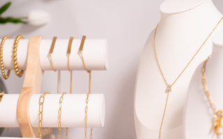 How to Buy Jewelry Wholesale and Sell Retail