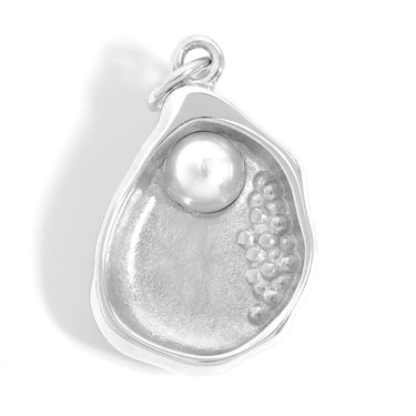 Oyster pearl front view charm