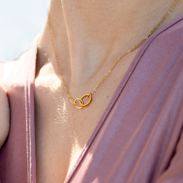 18K Gold PVD Stainless Steel Intertwined Rings Necklace / CHN0078