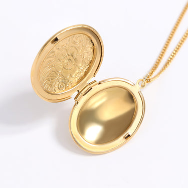 Open gold Oval Locket