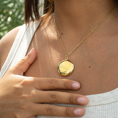 18K Gold PVD Stainless Steel Round Locket