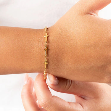 Wholesale jewelry 18K Gold PVD Stainless Steel The Guided Cross Bracelet Gift Set - gold model 