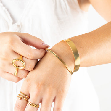 Wholesale jewelry 18K Gold PVD Enjoy the Journey Engraved Bangle Bracelet- gold model