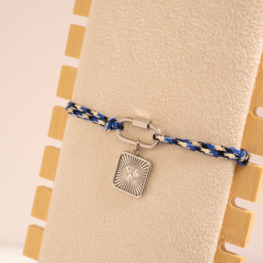 Silver / Navy Rope Carabiner Bracelet / BRJ1099 / PDL0305 / Bracelet Display