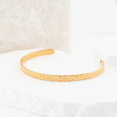Wholesale jewelry 18K Gold PVD Stainless Steel Hammered Cuff Bracelet - gold 