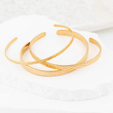Wholesale jewelry 18K Gold PVD Stainless Steel Hammered Cuff Bracelet - studio 