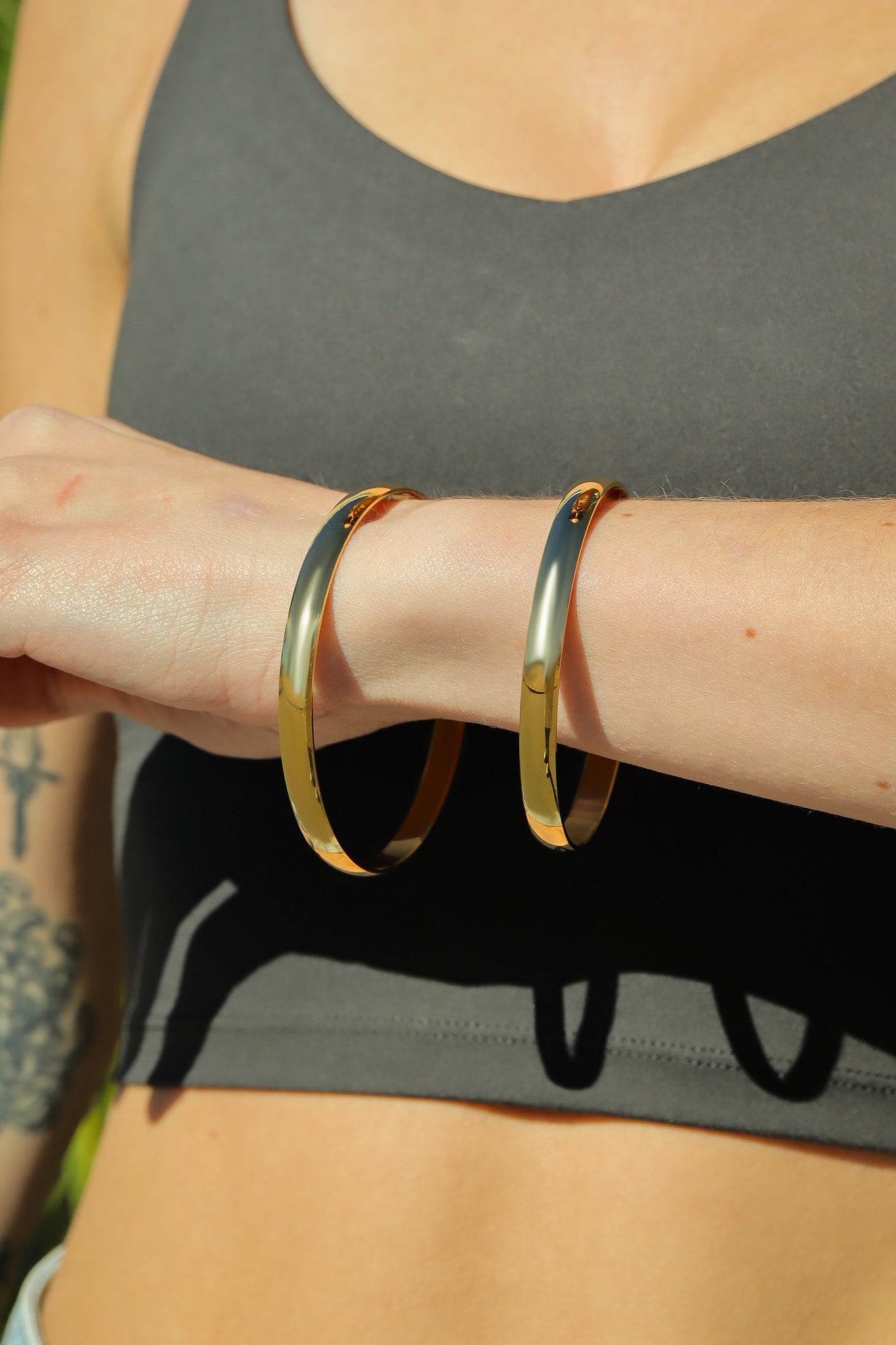 18k Gold PVD -belagd graverbar rostfritt stål Bangle / BRJ9007