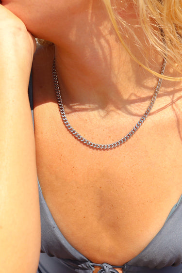 Diamond Cut Curb Chain Necklace Lifestyle