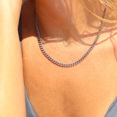 Diamond Cut Curb Chain Necklace Lifestyle