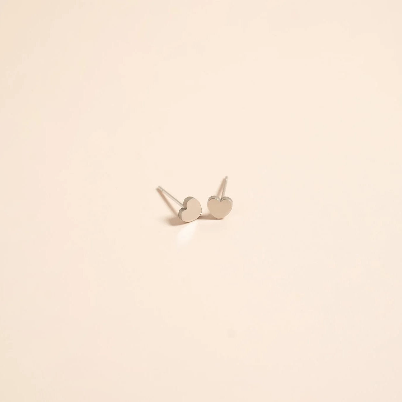 18K Gold PVD Stainless Steel Heart Stud Earrings / ERJ0056
