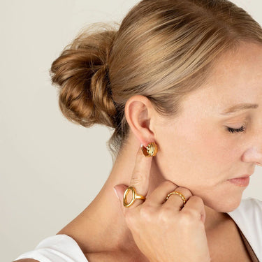 18K Gold PVD Stainless Steel Shell Huggies Earrings- gold model 