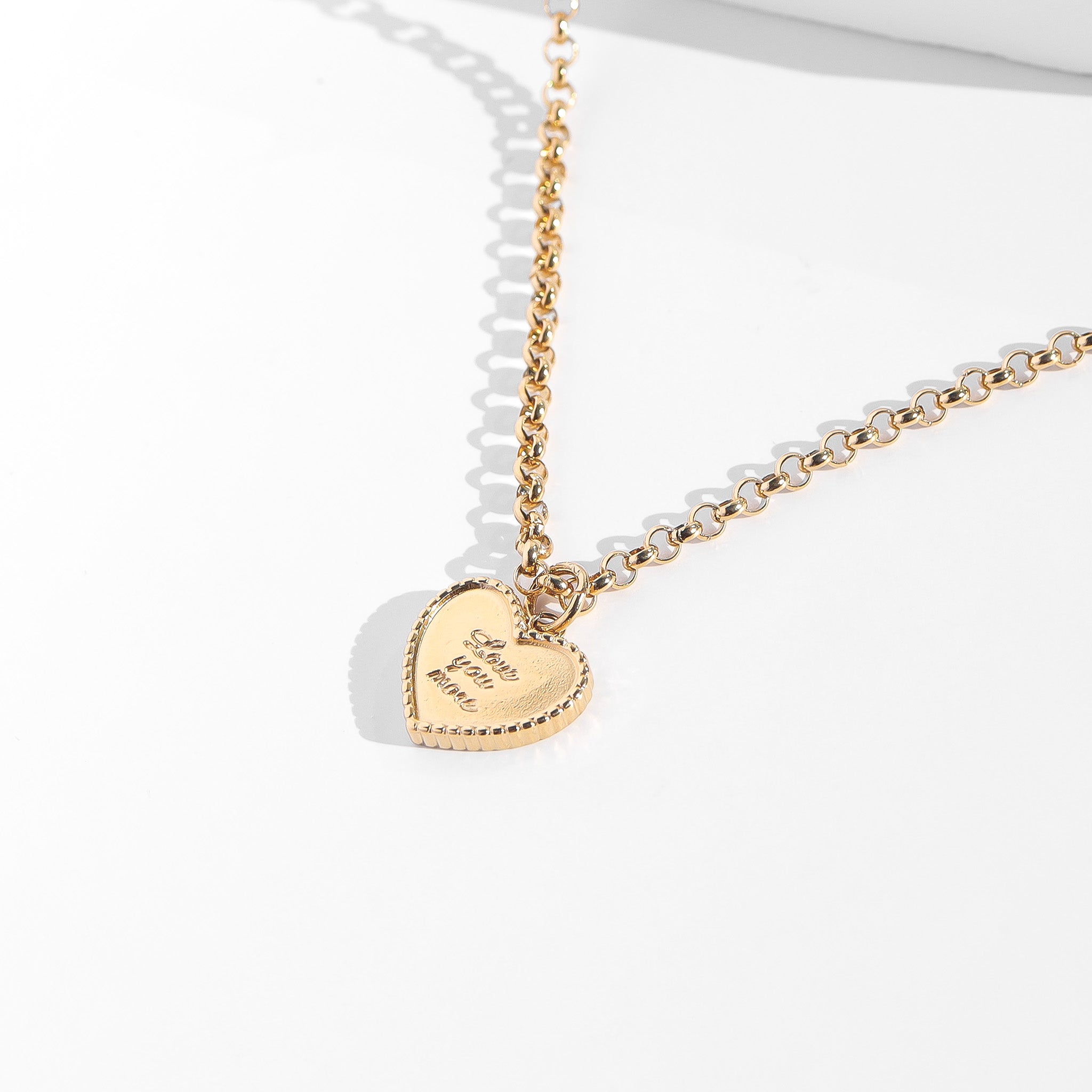 18K guld PVD rostfritt stål "Love You More" Heart Charm / PDL0055