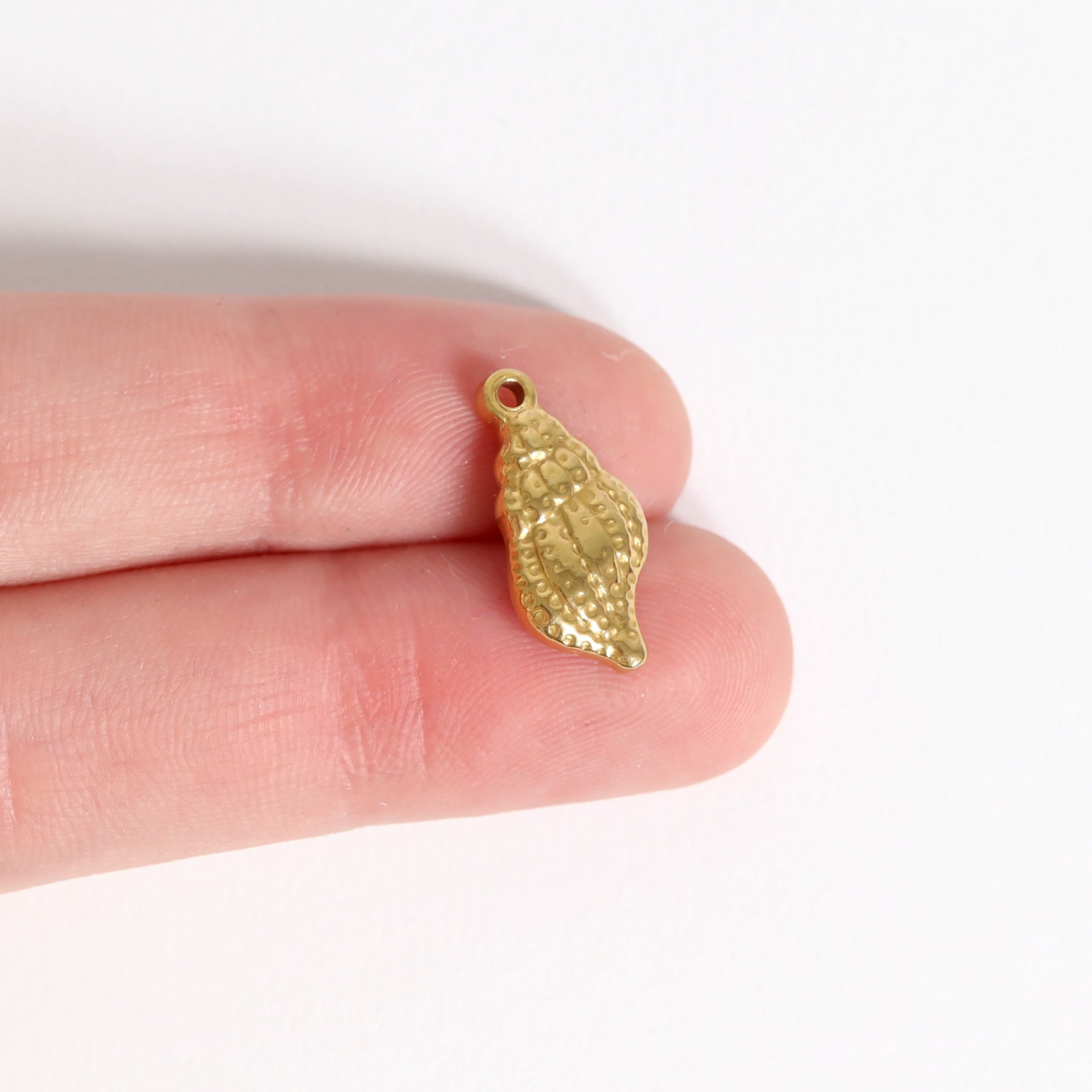 18K Gold PVD Stainless Steel Conch Seashell Charm / PDL0098