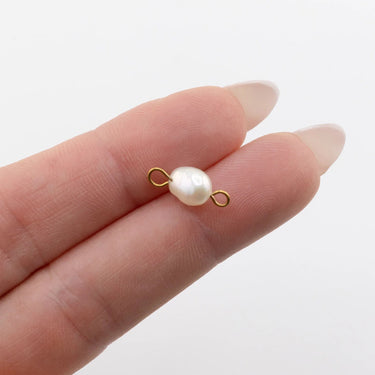 Gold Freshwater Pearl Connector Charm- Scale shot 