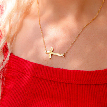 Stainless Steel Engravable Horizontal Cross Pendant Necklace Lifestyle