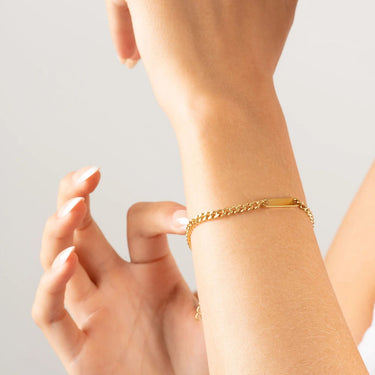 Wholesale jewelry 14K Gold Filled Plus™ Engravable Curb Chain Bar Bracelet - model