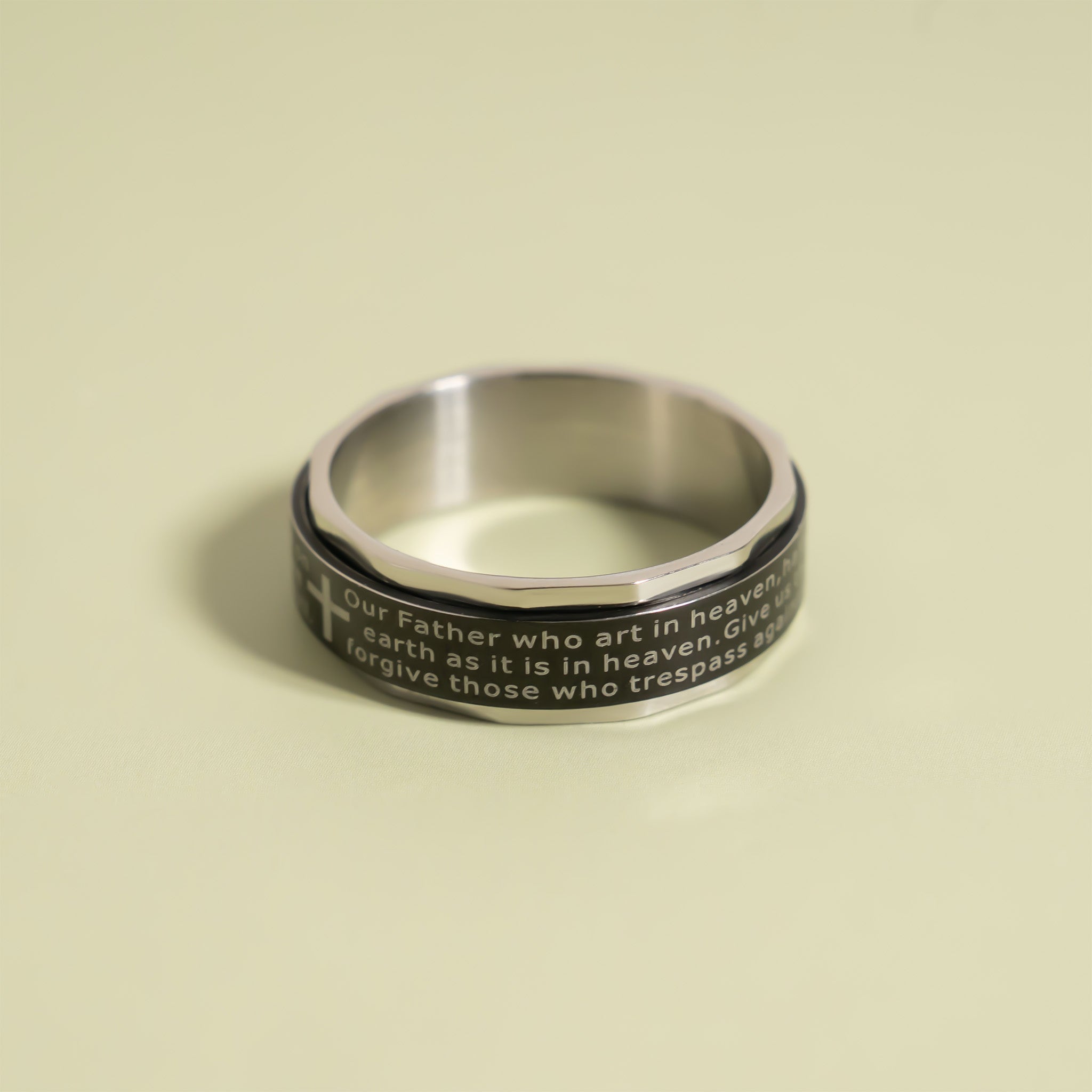 Lord's Prayer Spinner Center Ring / SRJ1007 – Wholesale Jewelry Website