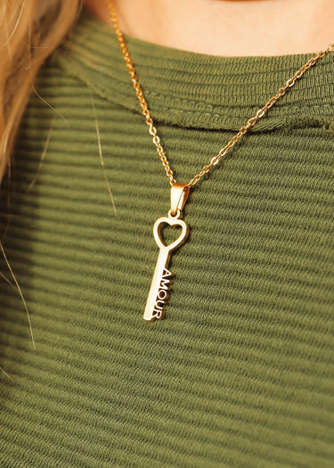 Heart Key Amour Pendant Necklace
