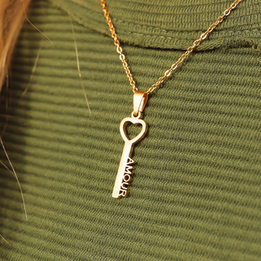 Heart Key Amour Pendant Necklace
