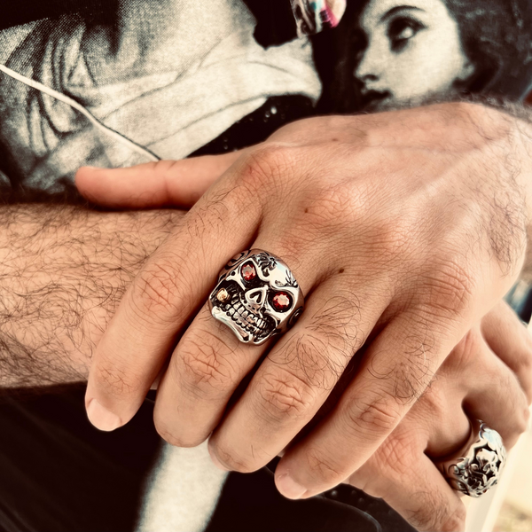 アクセサリー Stanly Guess multi skull oval ring Stanly Guess multi skull oval ring - メルカリ