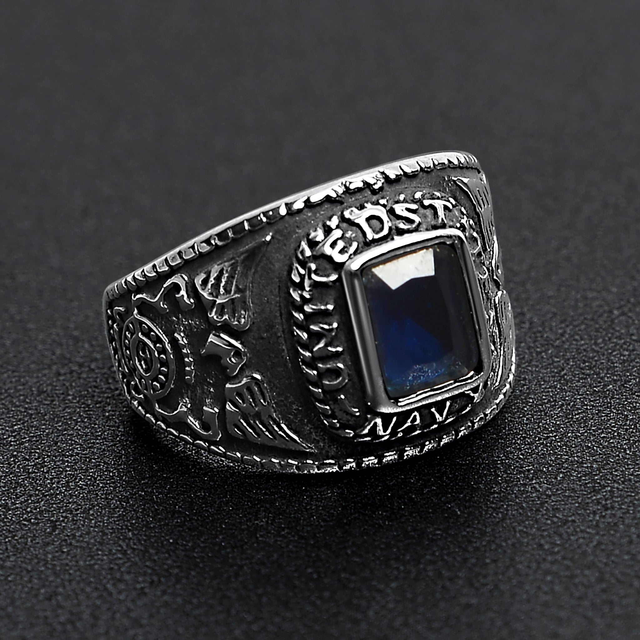Gold ring with simulated sapphire and zircons | JewelryAndGems.eu