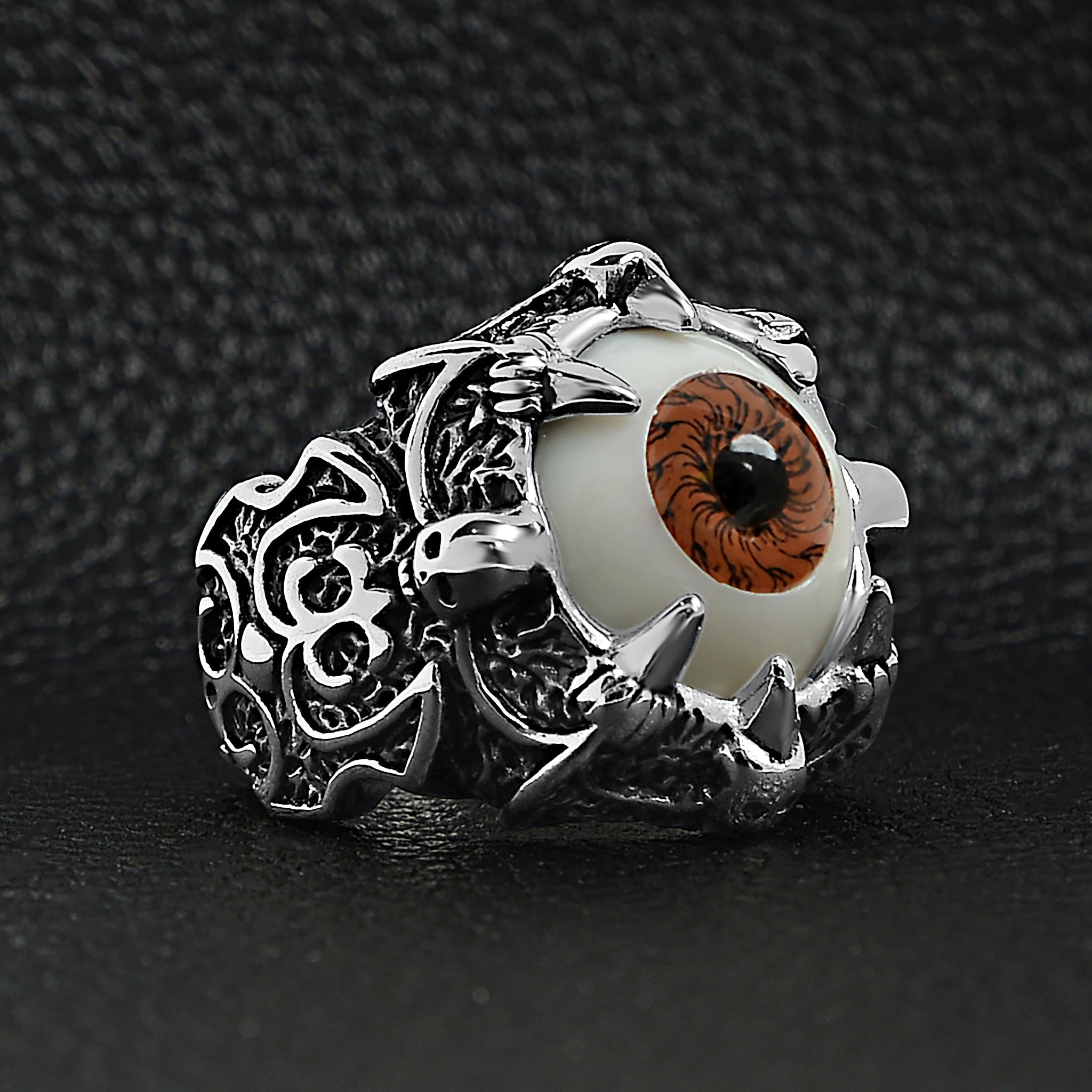 https://wholesalejewelrywebsite.com/cdn/shop/products/SCR4090-Detailed-Red-Center-Eye-Ball-Stainless-Steel-Ring-Lifestyle-Side_eef447d2-4d1e-4b5f-a73f-5ec1115ac299.jpg?v=1664830264