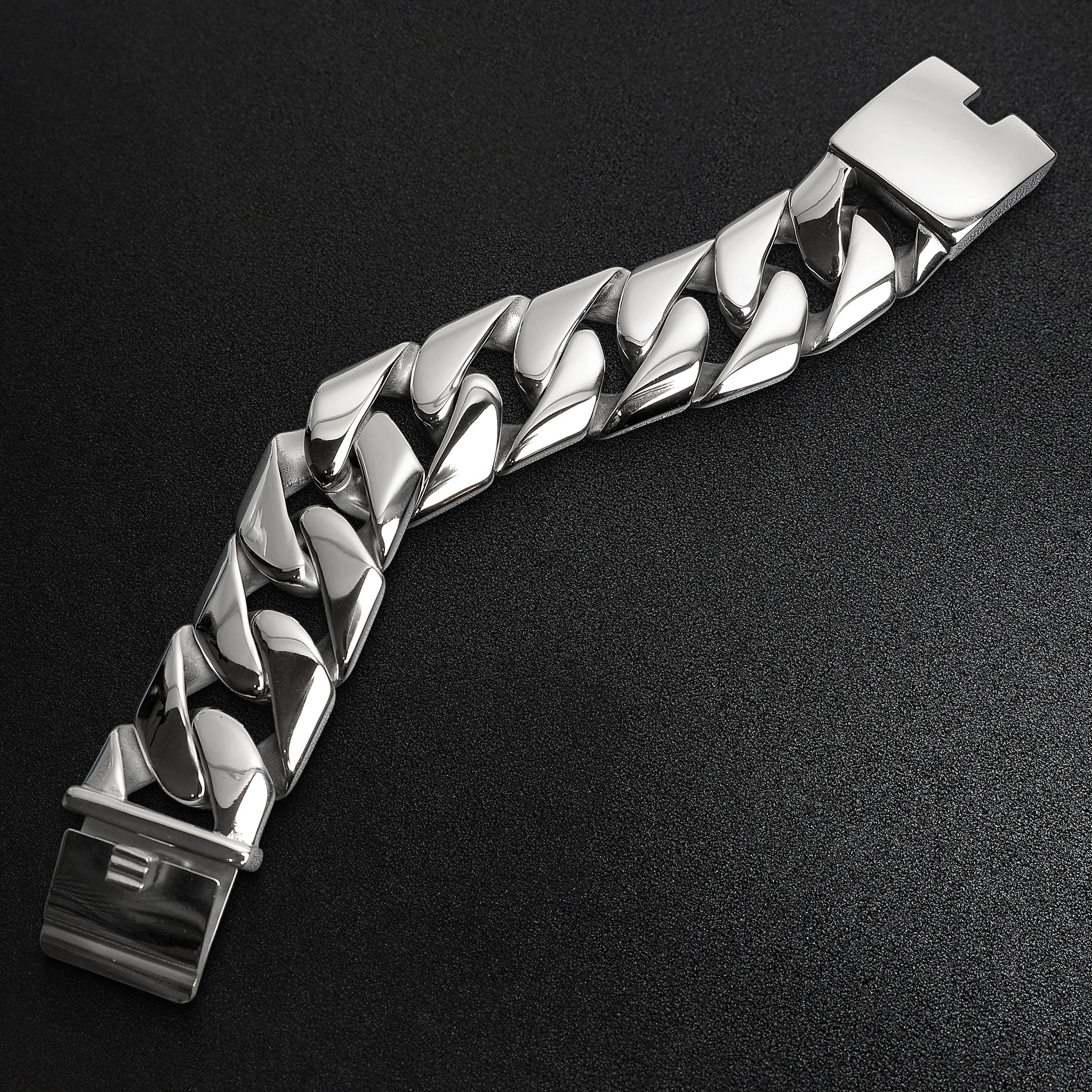 Men's 10mm Curb Link Bracelet in Stainless Steel